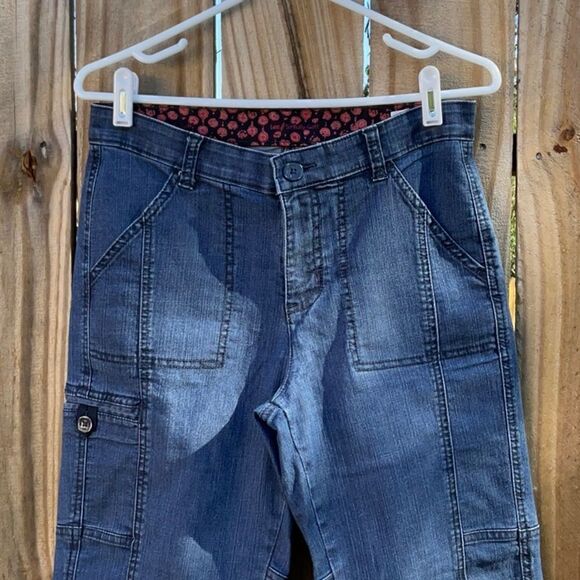 Take 50% OFF- Lee Sinfully Soft Blue Rolled Hem Jeans,Size-6 - Picture 2 of 6